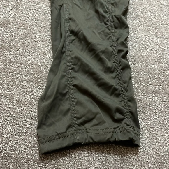 The North Face Women’s Green Athletic Capri Hiking Pants Size S - Picture 5 of 10